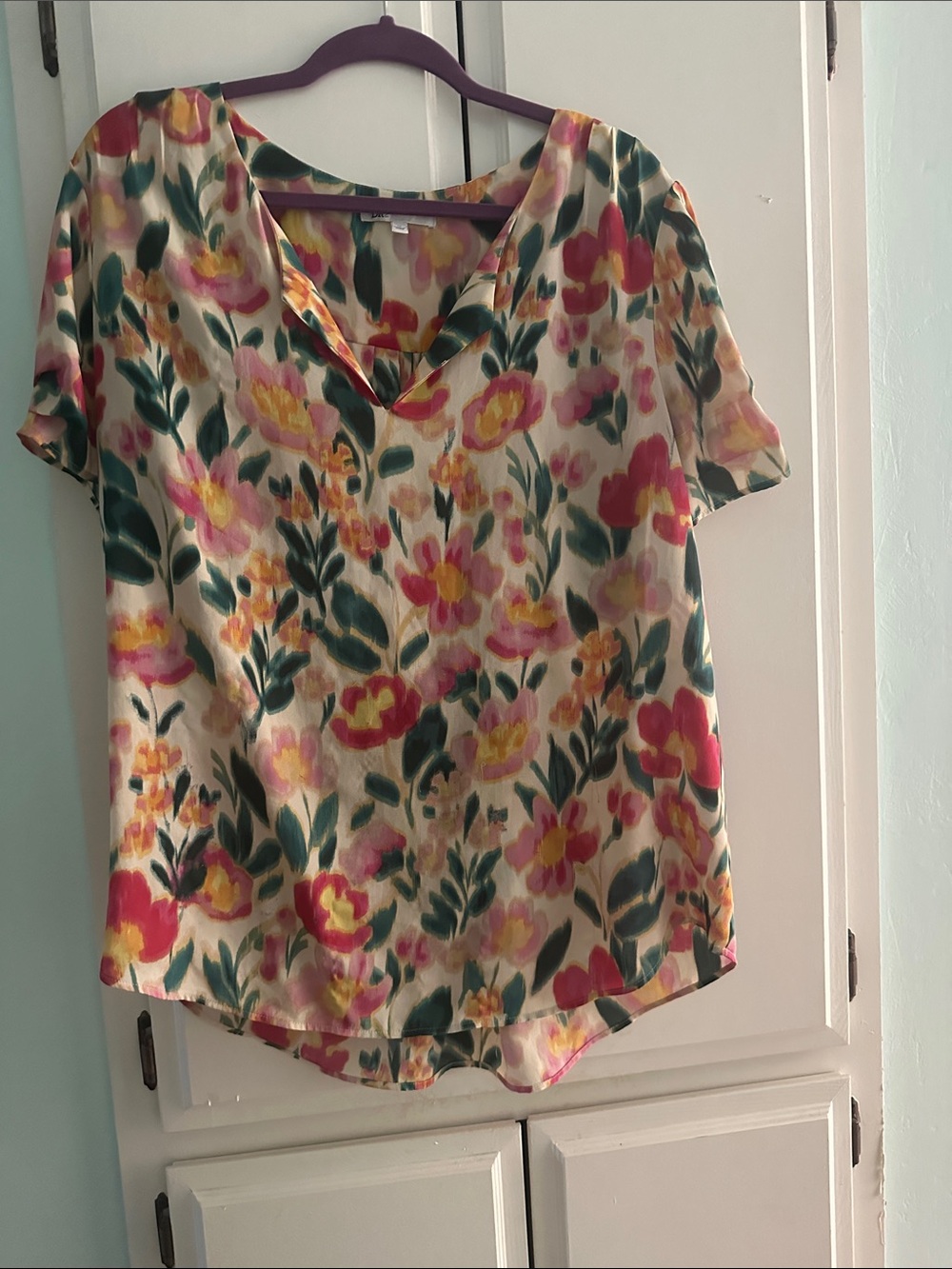 DR2 Floral V-Neck Blouse in Cream, Pink & Green